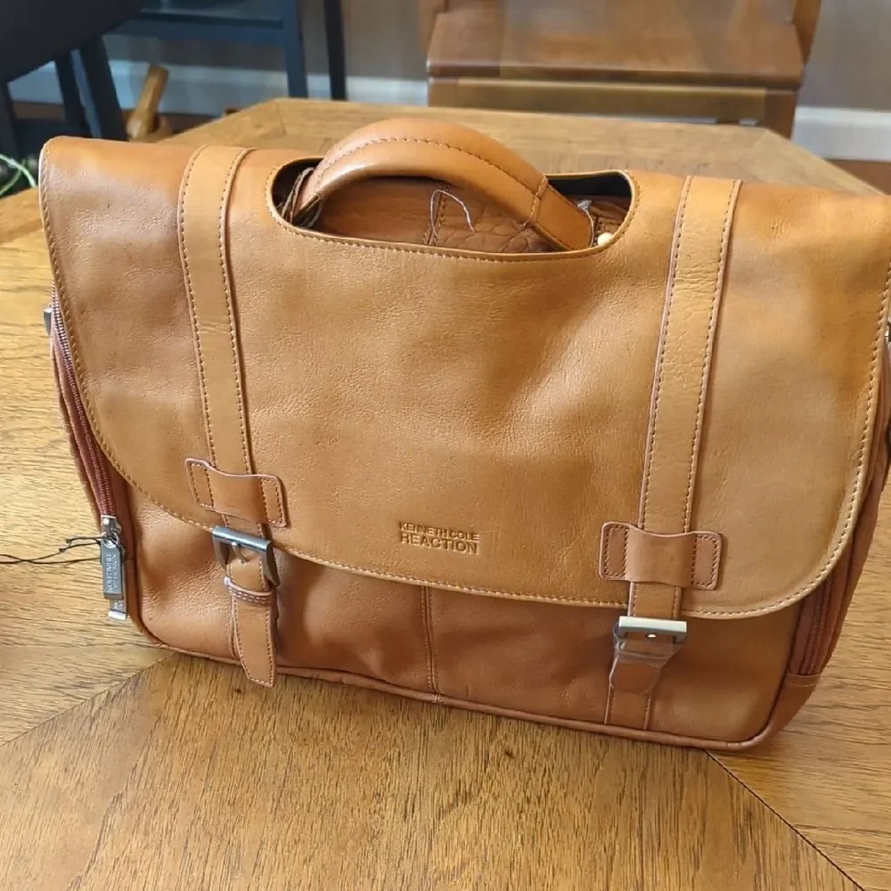 Kenneth Cole Reaction Brown Cognac Leather Messenger Bag